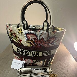 NWOT Christian Dior Floral Art Design Canvas Tote Bag With Crossbody Strap